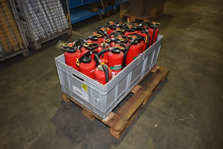 Konvolut Feuerlöscher ohne Palette